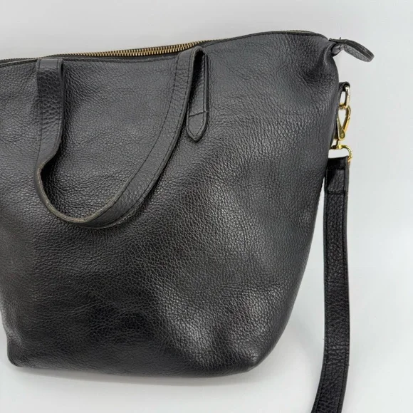 Cuyana Crossbody bag black‎ leather tote crossbody bag gold hardware slouchy